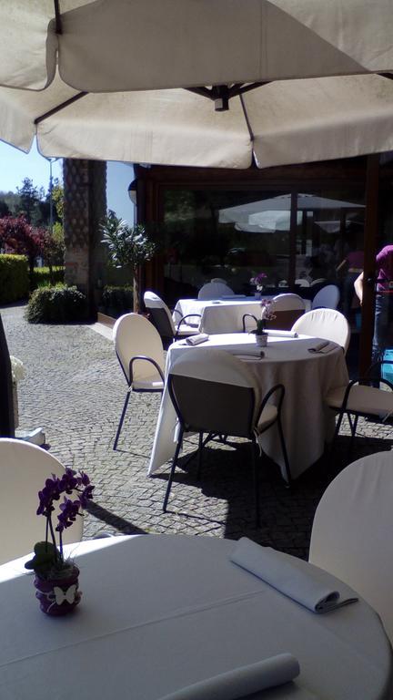 Trattoria Del Bivio Casa de hóspedes Cerretto Langhe Exterior foto