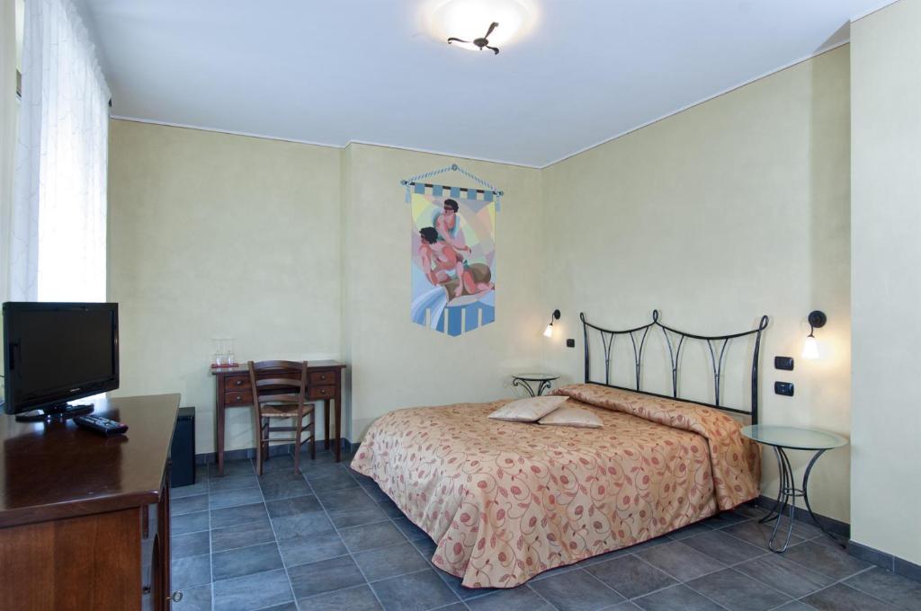 Trattoria Del Bivio Casa de hóspedes Cerretto Langhe Quarto foto